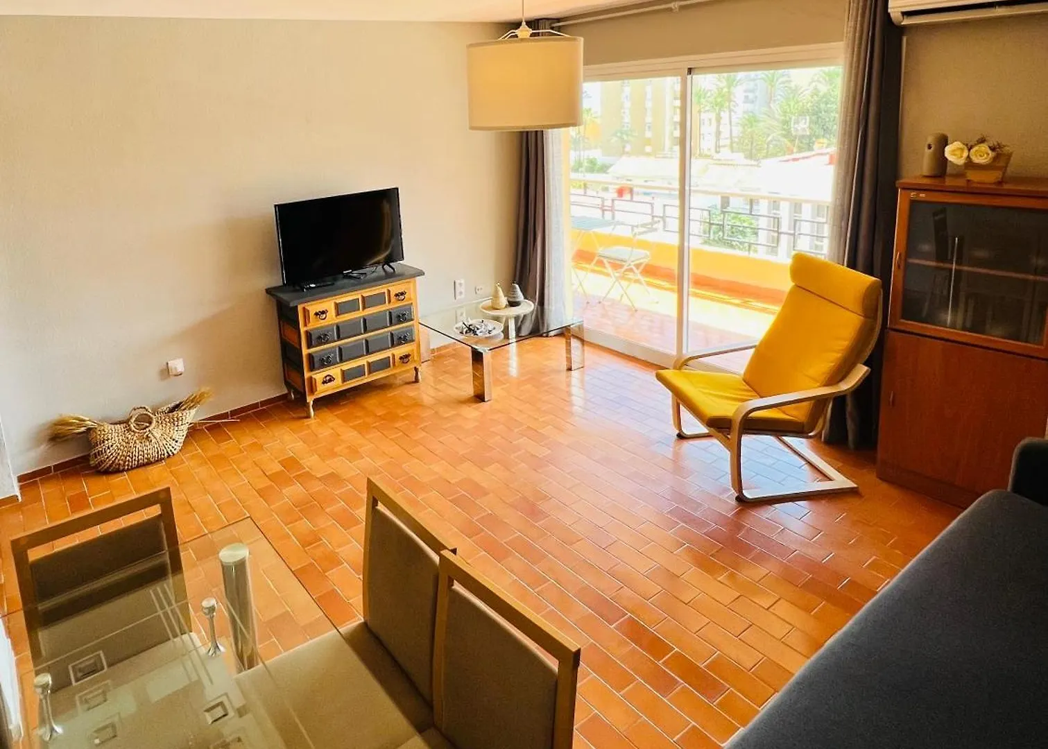 Torremolinos Carihuela Nucleo Cristal Apartment