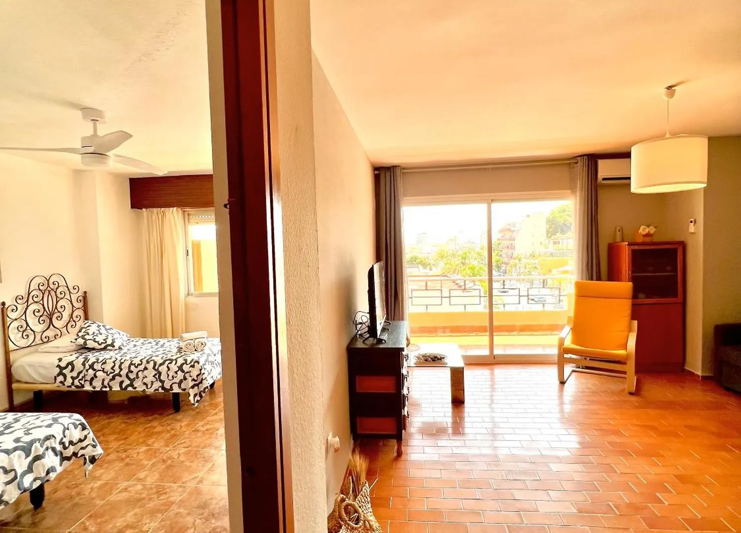 Torremolinos Carihuela Nucleo Cristal Apartment Spain
